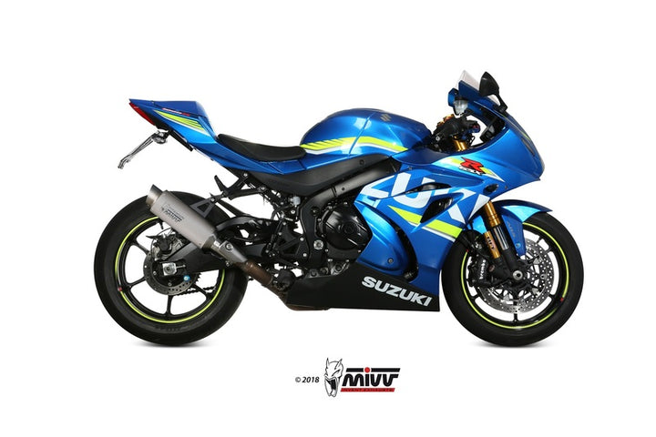 Sidovy av Suzuki GSXR1000 med MIVV GP-Pro ljuddämpare i titan, sportig design och optimerad avgassystemlösning 00.73.S.050.L6P.