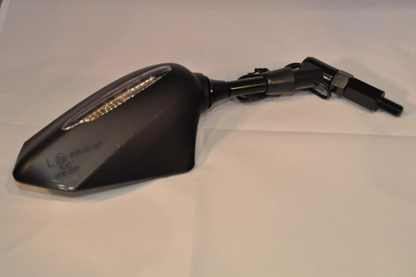 Adgang bagfra spejl med blinkere for reglen.