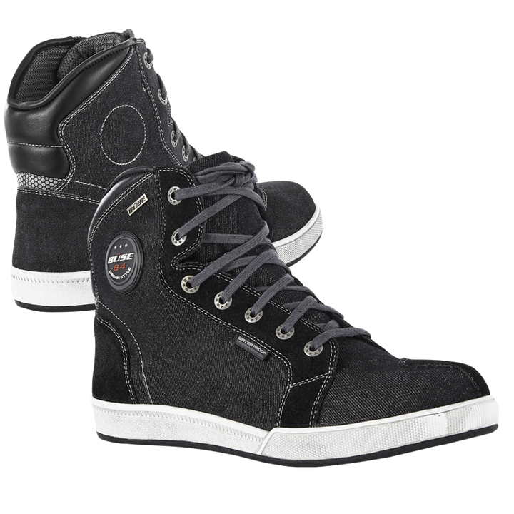 BÜSE Unisex Mc-Skor B54 vattentäta i svart med hög komfort och skydd. Stilren design med snörning och förstärkta partier för säker körning.