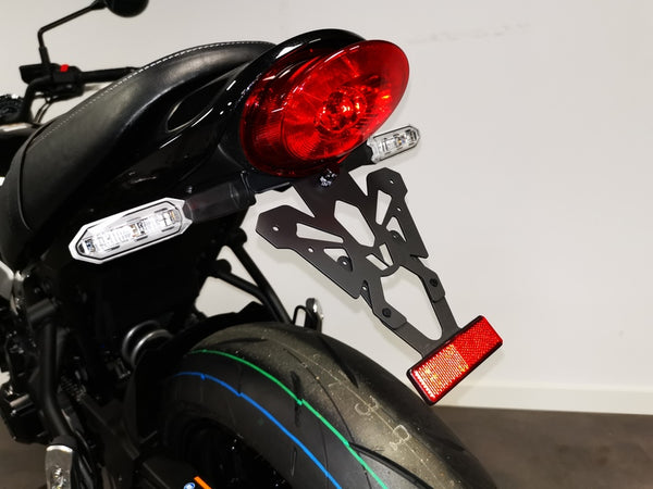 V Dele nummerpladeholder C8-SPK026