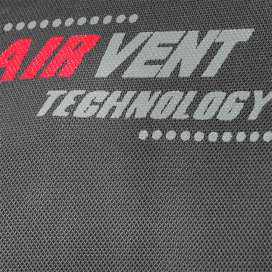 Närbild av AirVent Technology-logotypen på Buse Textil Mc-Jacka Agadir Svart, som framhäver jackans avancerade ventilationssystem.