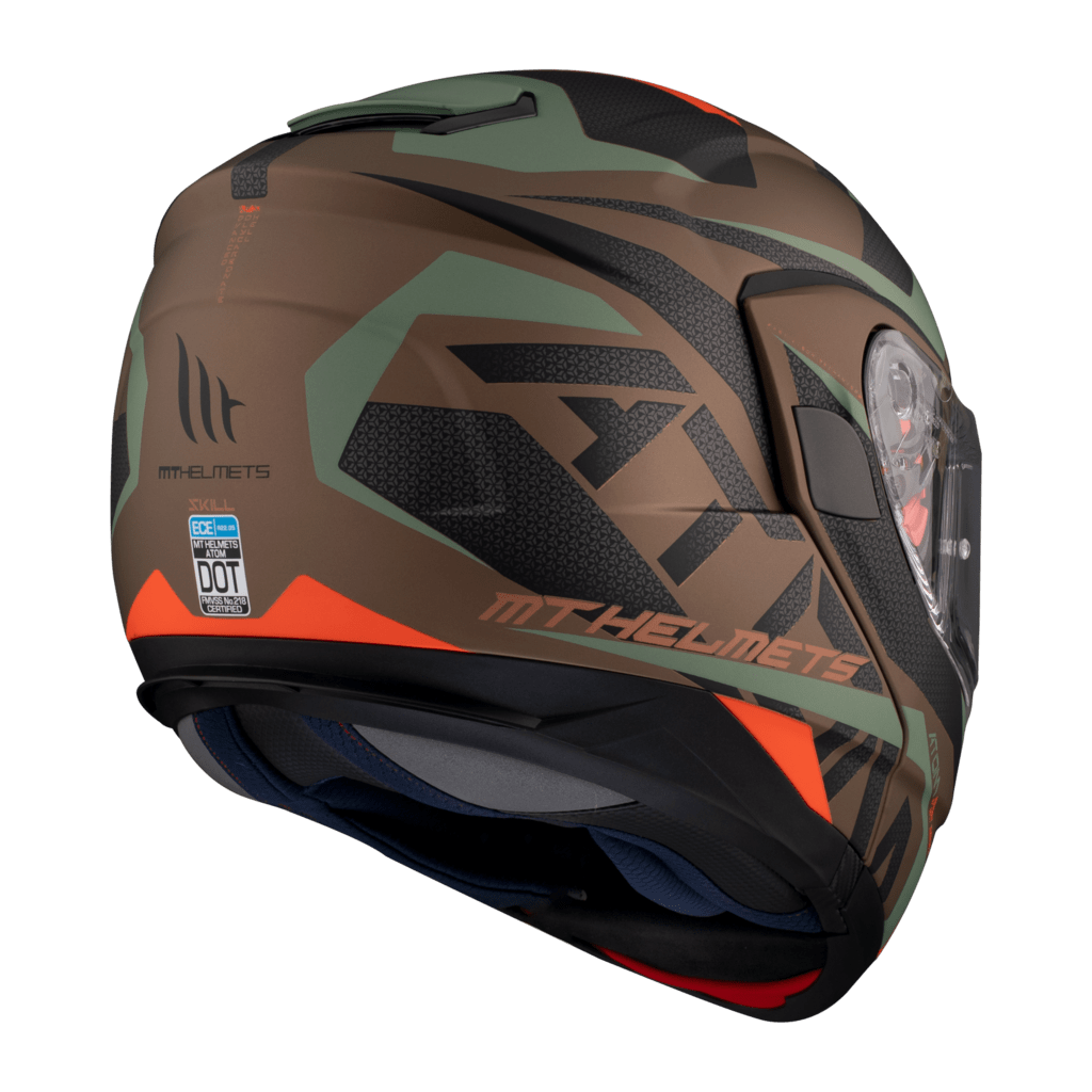 MT Helmets mc-hjälm Atom Camo Gold bakifrån med kamouflagemönster, DOT-certifiering och aerodynamisk design.