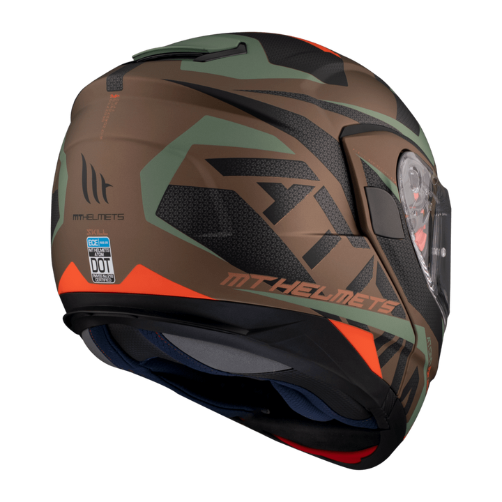 MT Helmets mc-hjälm Atom Camo Gold bakifrån med kamouflagemönster, DOT-certifiering och aerodynamisk design.
