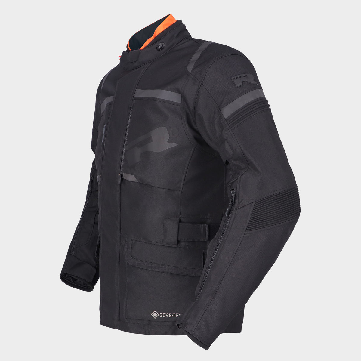 Richa Gore-Tex® Textil Mc-Jacka Brutus Svart i sidovy, med ergonomisk design och förstärkta paneler för extra hållbarhet och skydd.